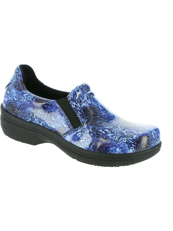 Bind Womens Patent Leather Animal Print Clogs