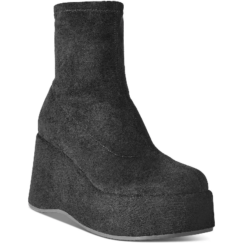 Wild Pair Womens Earleef Zipper Ankle Boots